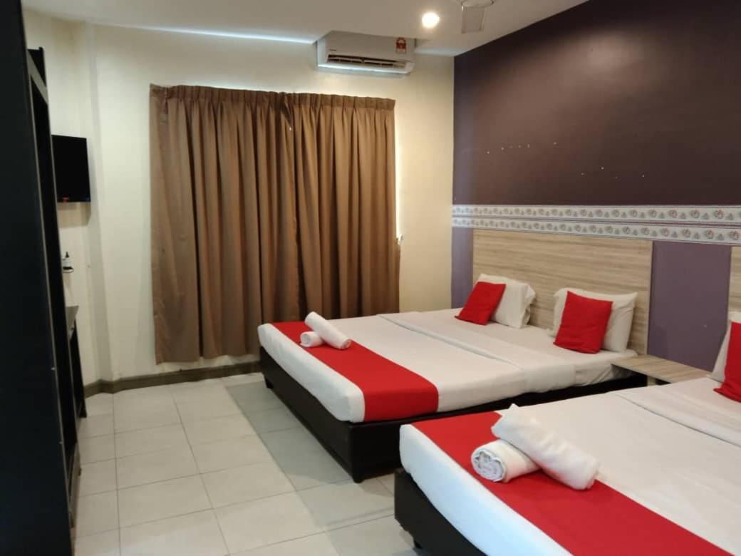 Alia Express Ferringhi Hotel Batu Ferringhi Exterior foto
