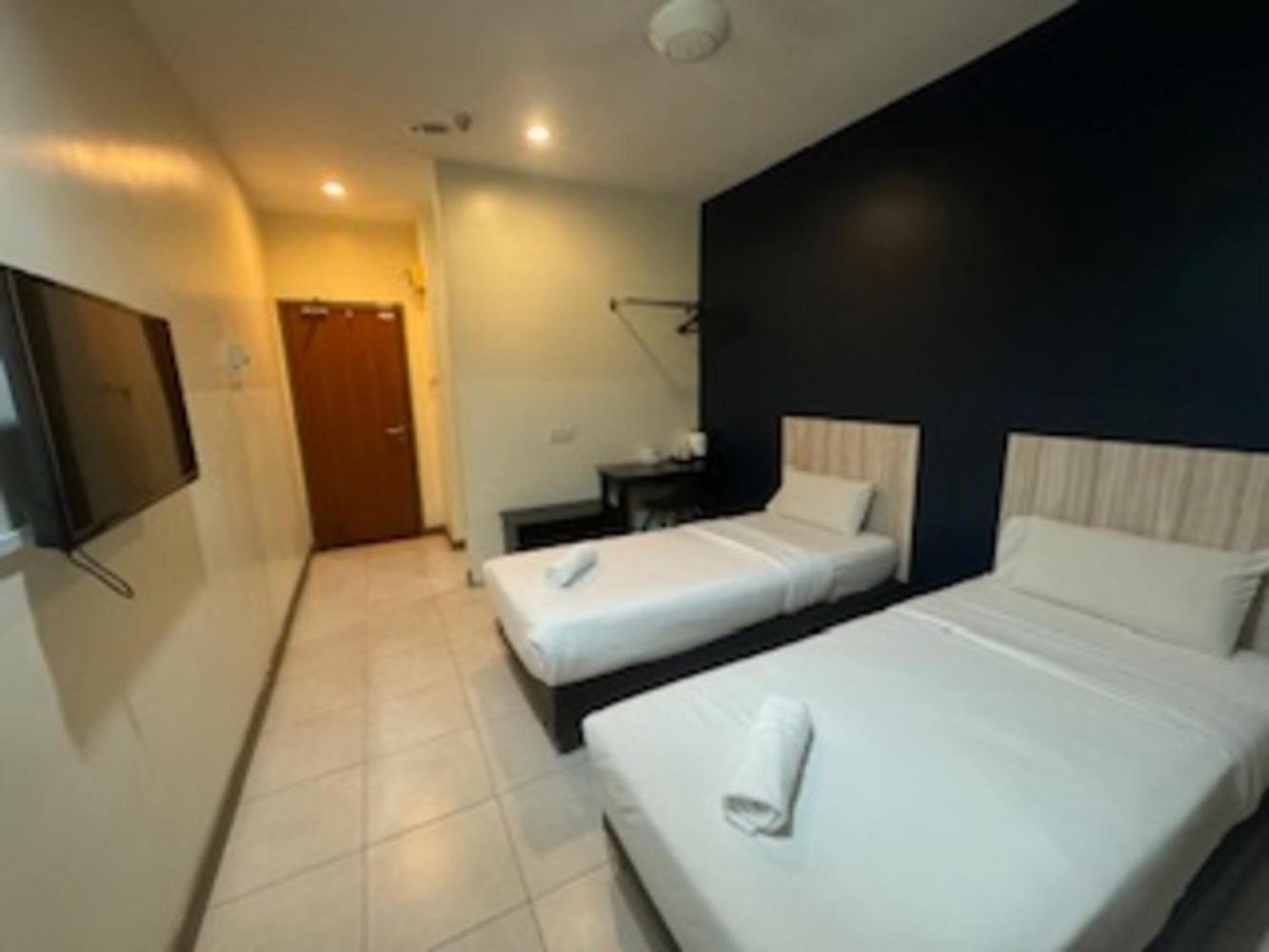 Alia Express Ferringhi Hotel Batu Ferringhi Exterior foto