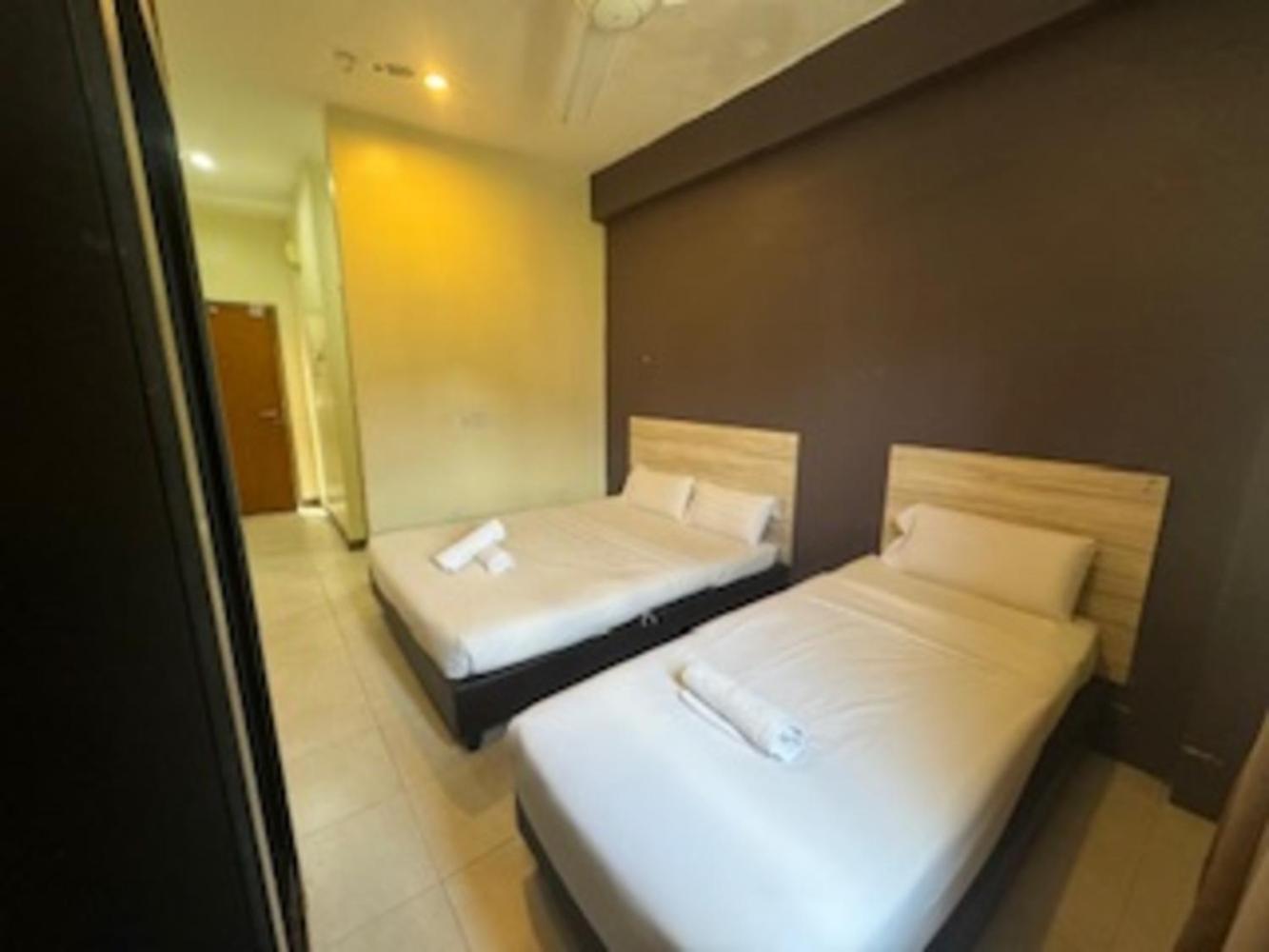 Alia Express Ferringhi Hotel Batu Ferringhi Exterior foto