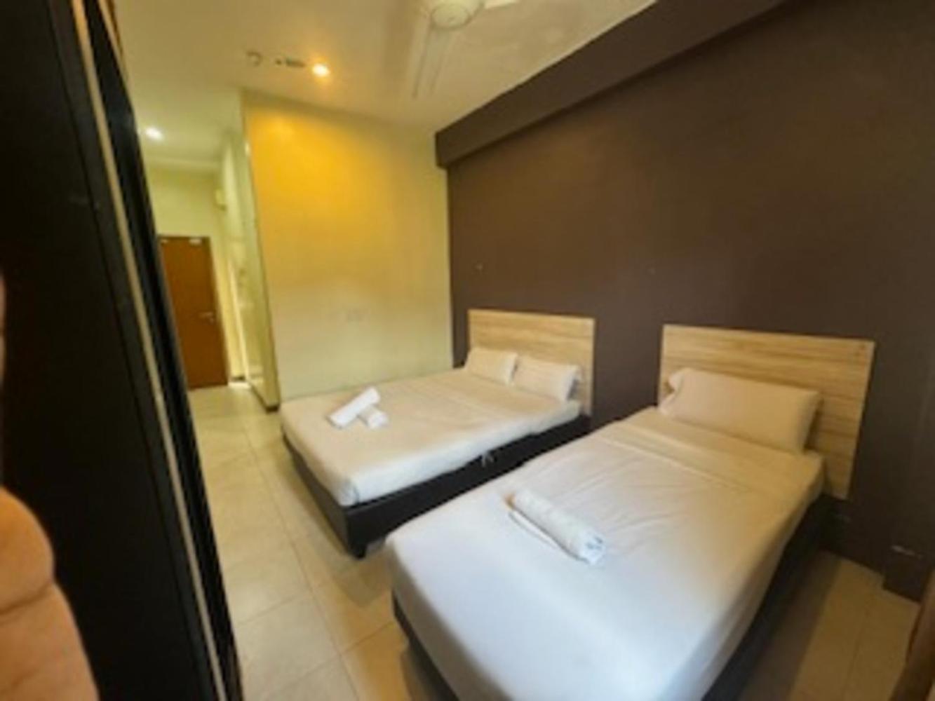 Alia Express Ferringhi Hotel Batu Ferringhi Exterior foto