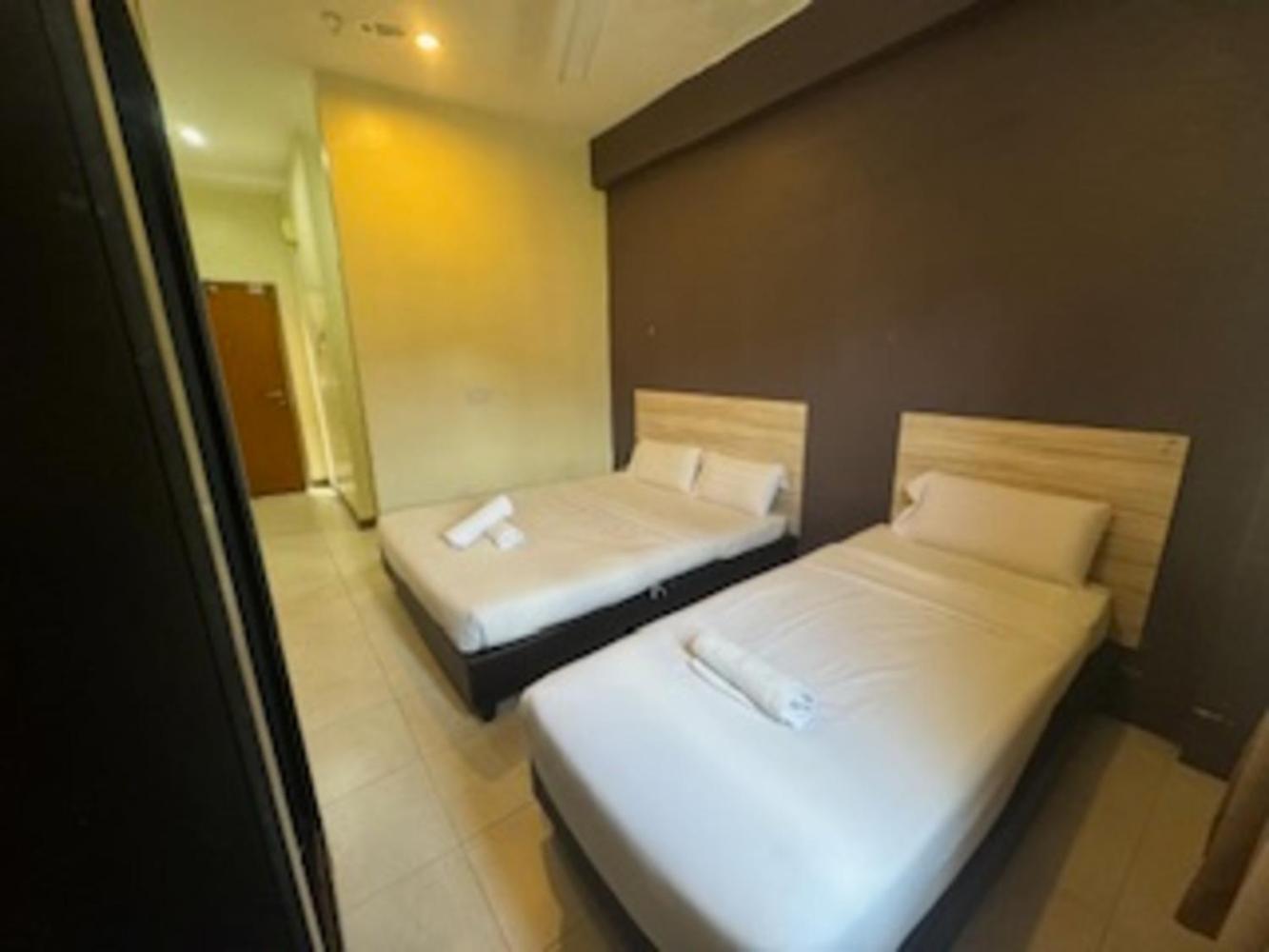 Alia Express Ferringhi Hotel Batu Ferringhi Exterior foto